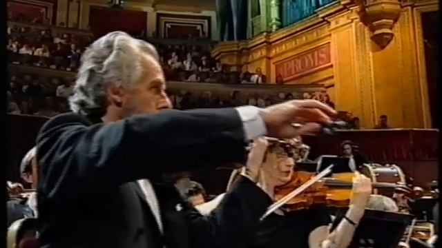Richard Strauss 'Dance of the Seven Veils' - Riccardo Chailly conducts смотреть онлайн