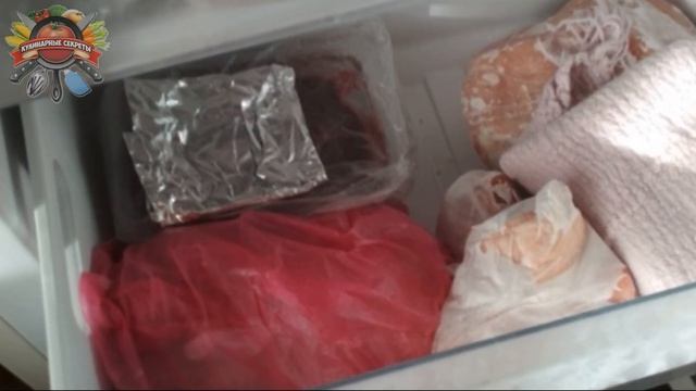 Остатки еды прикроем фольгой и в холодильник: почему так делать опасно! смотреть онлайн