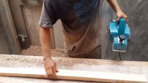 Электрорубанок Makita 1911B