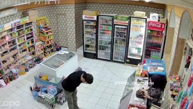 Мурад Легенда в магазине на набережной в Дербенте. смотреть онлайн