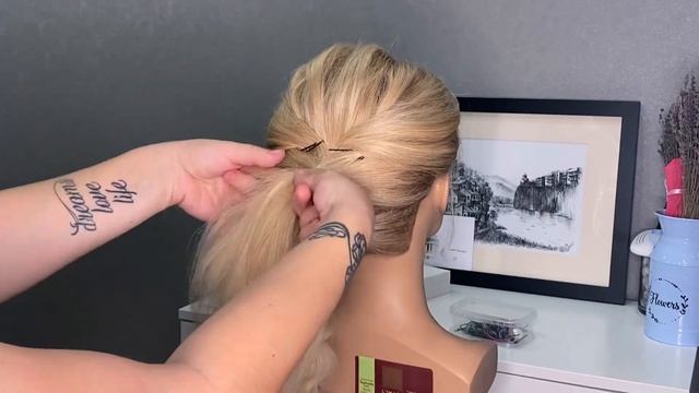Как сделать средний пучок из косичек ? смотреть онлайн
