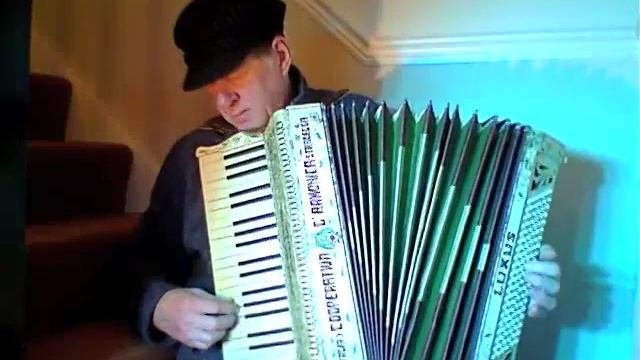 Moldavian Hora, klezmer music, Cooperativa accordion смотреть онлайн