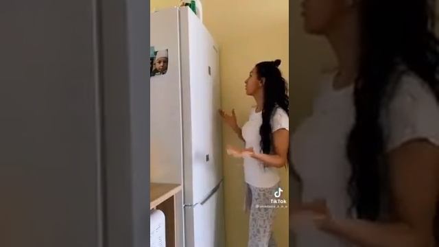 Холодильник в 2040 году /// ПРИКОЛ /// смотреть онлайн