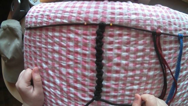 Макраме уроки: плетение из петельных узлов, она же Ёлочка, Змейка, так же узелковая цепочка смотреть онлайн