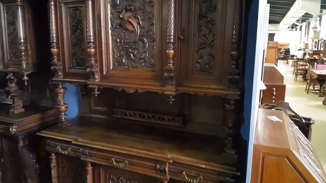Антикварный буфет с раскрепованным фасадом смотреть онлайн