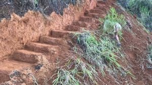 Делаю лестницу в глиняном склоне