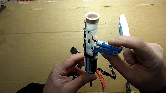 Электрическая зубная щетка не работает Меняем аккумулятор смотреть онлайн