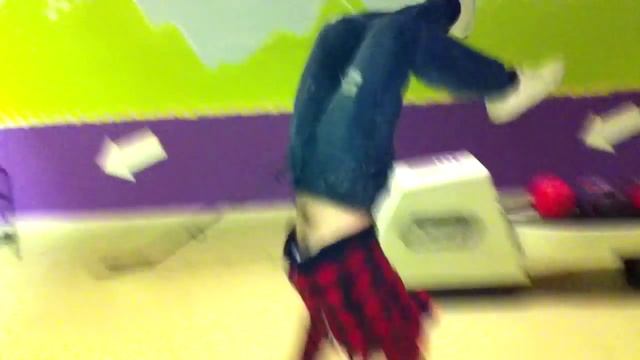 360 Spin Strike Ten Pin Bowling - Trickshotting IRL смотреть онлайн