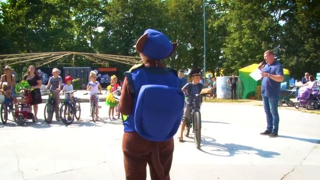 Велопарад "На краешке лета" и "Краски-холи" смотреть онлайн