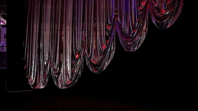 DMX Winches Controlling A Contour Curtain смотреть онлайн