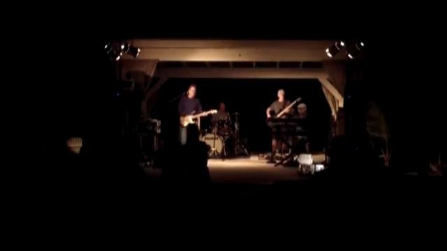Yellow Moon - By the Neville Brothers - Performed by the Dana Collins Band смотреть онлайн
