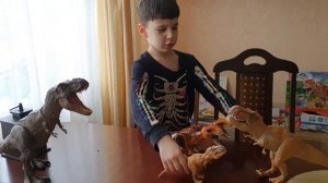 Динозавры из мира юрского периода,  тиранозавр Рекс, мама и ребёнок тиранозавры Mattel