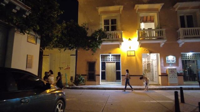 Cartagena Colombia Nightlife Clock Tower Walking Tour 4k ??Old Walled City Centro смотреть онлайн