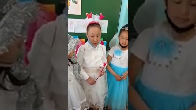 Сказочные герои 1 в класс город Балыкчы школа имени Толстого смотреть онлайн