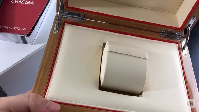 Omega Seamaster 300 Review - retro done right смотреть онлайн