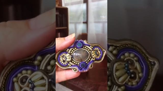 заколка - автомат с камнем,