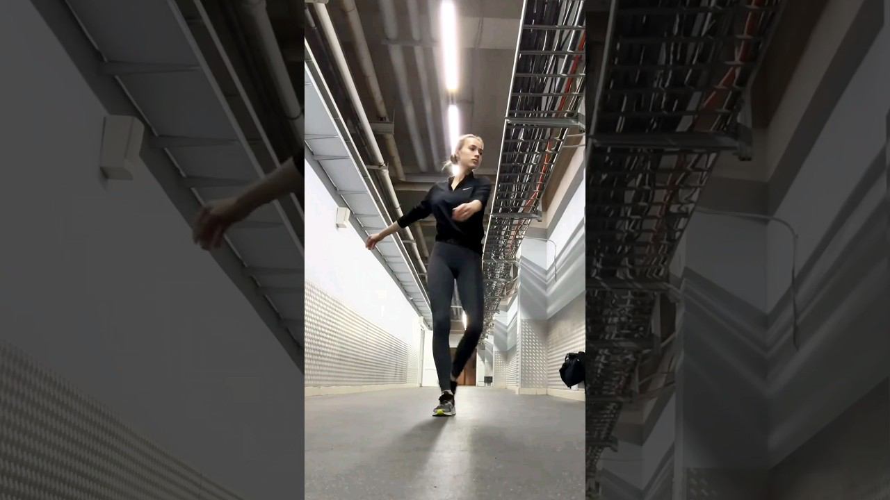 Алина Загитова⛸️ - Чёрная Пантера готовится к шоу в Уфе! (23.04.2024) [HD 4K] #shorts смотреть онлайн