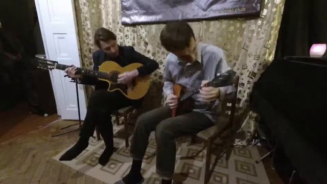 Дуэт «Русский Бэнд»: Илья Атаманов — семиструнная русская гитара, Георгий Нефёдов — балалайка. смотреть онлайн