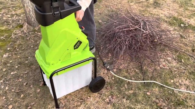 Садовый измельчитель Greenworks GACSB, 2500 Вт. Распаковка