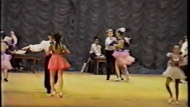 Конкурс бальных танцев - Рома (10.03.1996) смотреть онлайн