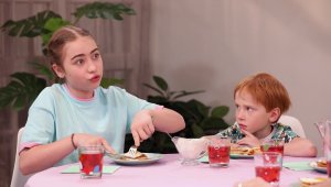 Семья на ура! Выпуск 56. Оладьи | Детский канал О!