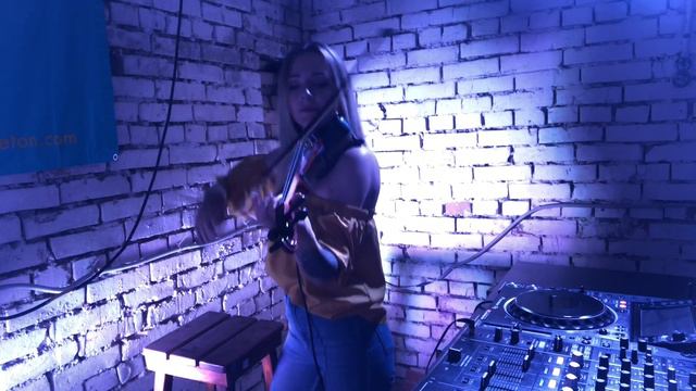 Dj Danika,  fresh mix  with electric violin
