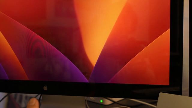 M2 base model Mac mini Review- This can run 2 Thunderbolt Displays!!! This is the one to get! смотреть онлайн
