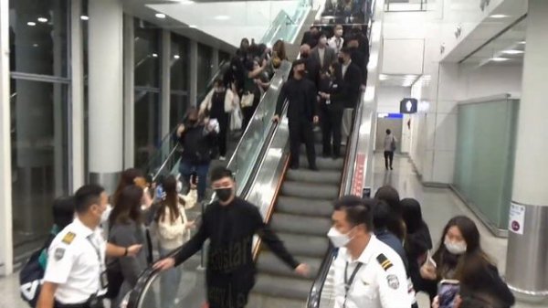 ROWOON (SF9) 金錫佑 Kim Seok Woo(김석우) Hong Kong Airport Arrival 20221130 #TiffanyandCo