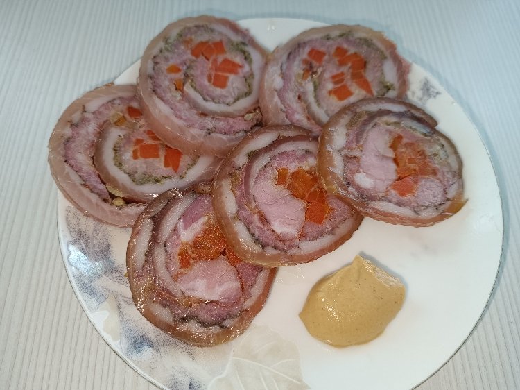 Праздничный рулет из тонкого сала смотреть онлайн