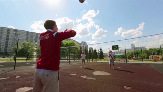 Игра в дворовый футволей | Школа уличного футбола «ВДвижении» #6 смотреть онлайн