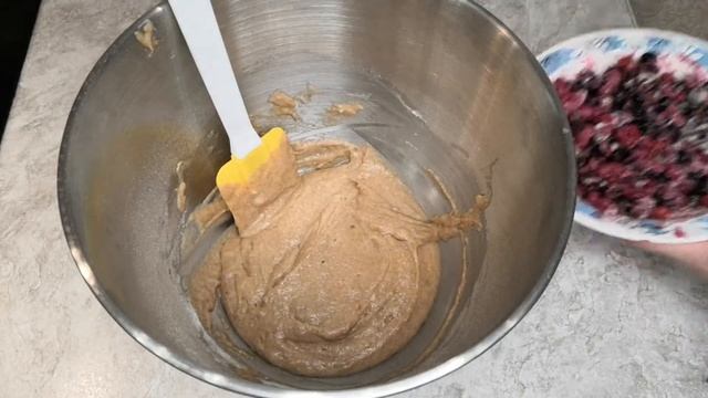 РЕШЕНИЕ ДЛЯ ЯГОД ИЗ МОРОЗИЛЬНИКА! РЕЦЕПТ ПИРОГА ИЗ ЦЕЛЬНОЗЕРНОВОЙ МУКИ БЕЗ БЕЛОГО САХАРА смотреть онлайн