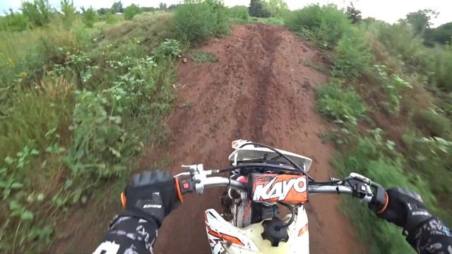 Отмечаем сдачу на права (гоняем по кроссовому треку) смотреть онлайн