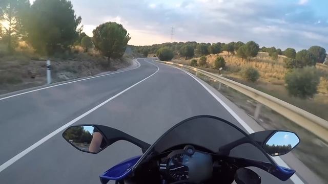 YAMAHA R6 2018 VS YAMAHA R6R COMPARATIVA