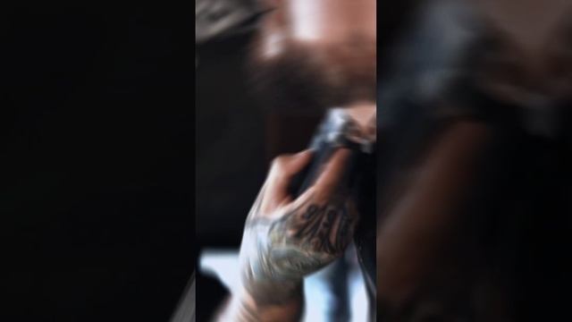 Мы работаем с головой! Мужские стрижки и бритье!