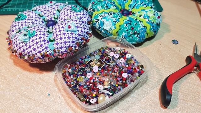 просто зайцы,игольницы и наволочки