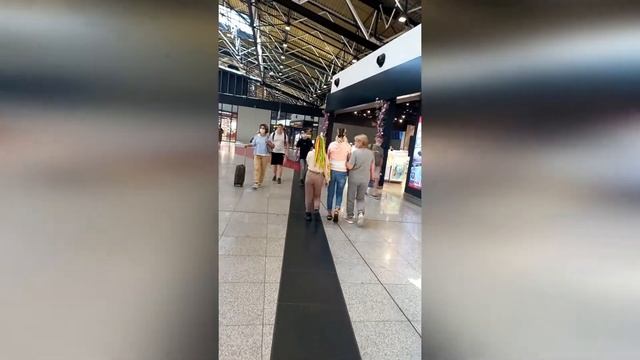Перелет во время пандемии. Аэропорт Шереметьево, терминал В. Sheremetyevo. SVO-В смотреть онлайн