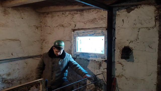 кукуруза и Свиньи. окно стоит, строительство свинарника продолжается смотреть онлайн