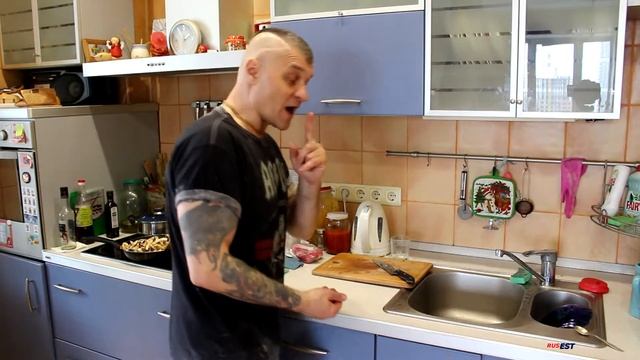 КАК Я ПРИГОТОВИЛ ВЕГЕТАРИАНСКИЙ ОБЕД В ЧЕСТЬ СВОЕГО ДРУГА И ГИТАРИСТА SABO - TONY EVANSa смотреть онлайн