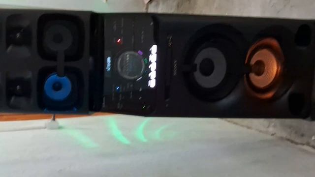 SONY MHC V90 AND V13 EK SATH PLAY WITHOUT PARTY CHAIN. смотреть онлайн