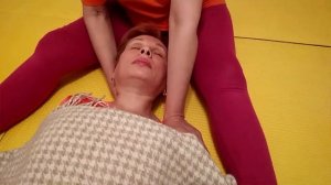 Массаж шеи и плечевого пояса. Часть 1. Положение лежа на спине