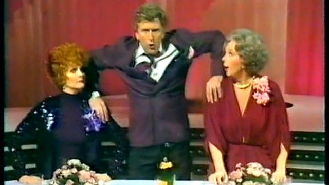 I Love to Cry at Weddings - Millicent Martin, Marion Montgomery, and David Kernan смотреть онлайн