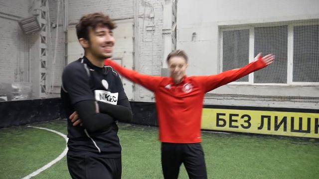 ЧУЖОЙ vs freestyle football | Участник ХОЧУ В АМКАЛ 2 смотреть онлайн