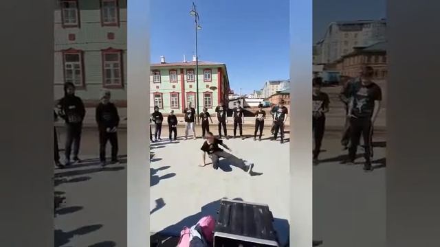 Арт-квадрат на прогулке с Серебряной водой! Сюжет клиента нашей компании Альбины М. смотреть онлайн