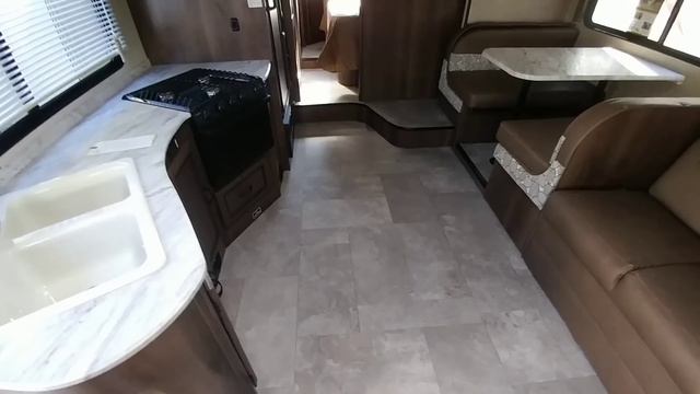 Buying your first Class B or C RV? Watch this first! смотреть онлайн