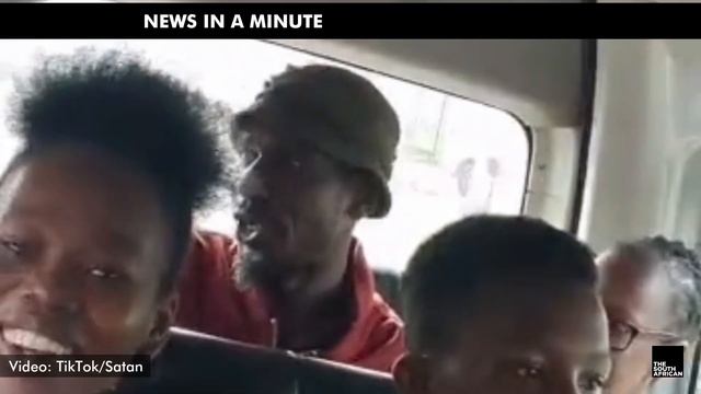 Passengers take the wheel from a reckless taxi driver | NEWS IN A MINUTE смотреть онлайн