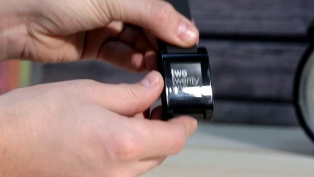 Полный обзор Pebble Watch -самых удивительных по своему происхождению "умных" часов. смотреть онлайн