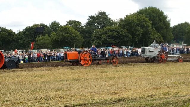 Lanz Landbaumotor and plowers in working - Nordhorn Germany 2017 смотреть онлайн