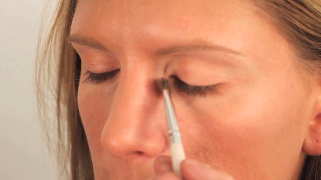 How to Get Scarlett Johansson's Natural, Pretty Makeup смотреть онлайн