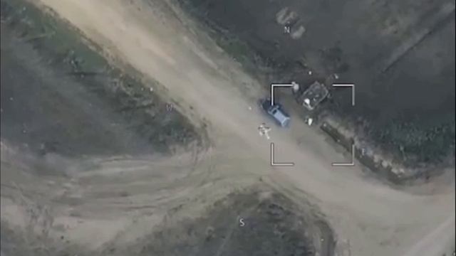 Беспилотники-камикадзе бомбят технику ВСУ смотреть онлайн