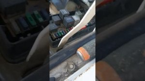 Не выключается мотор вентилятора охлаждения Audi 100 C3.